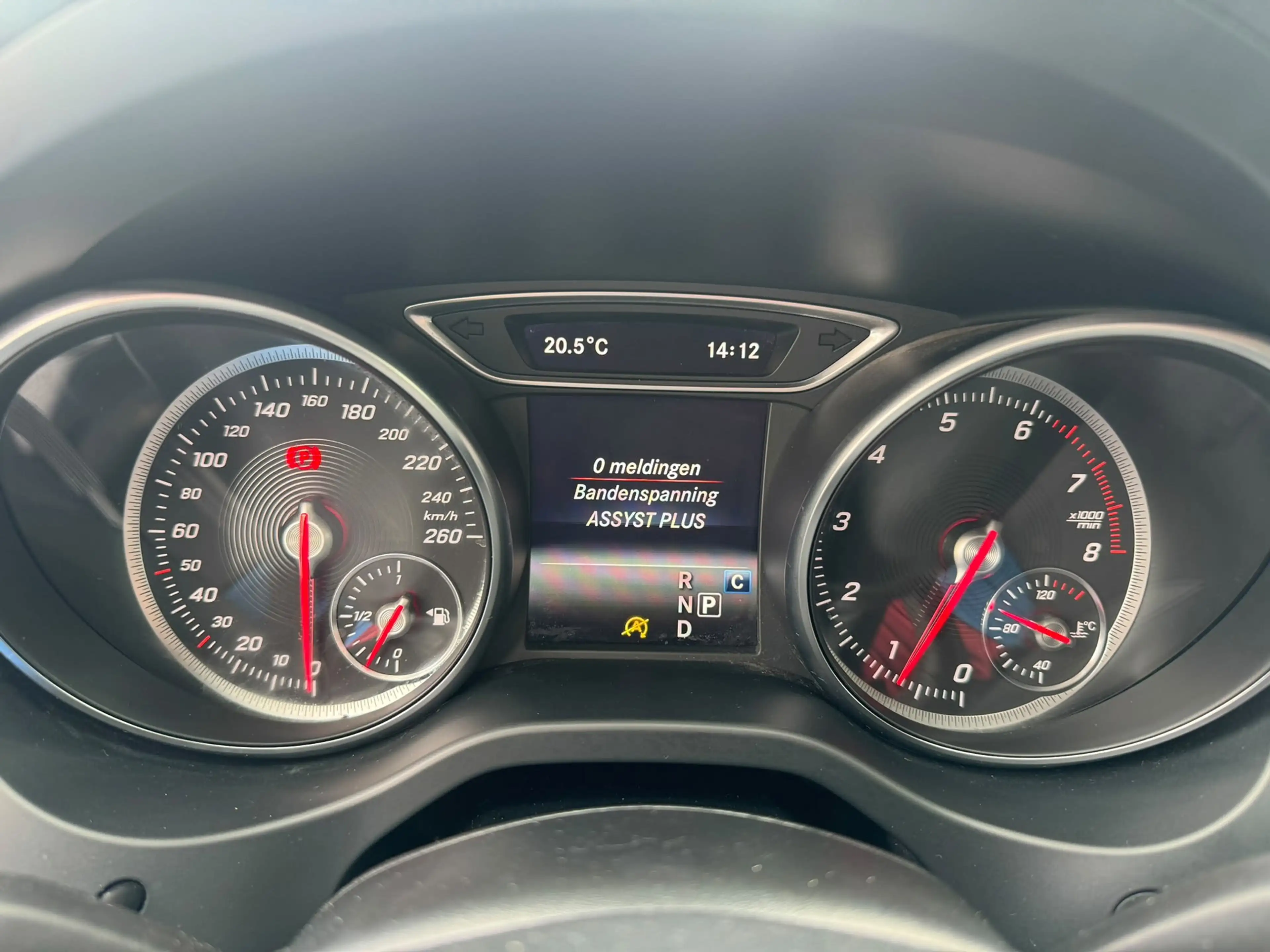 Mercedes-Benz GLA 250 Premium afn. trekhaak 12 maanden autotrust garanti — photo 14