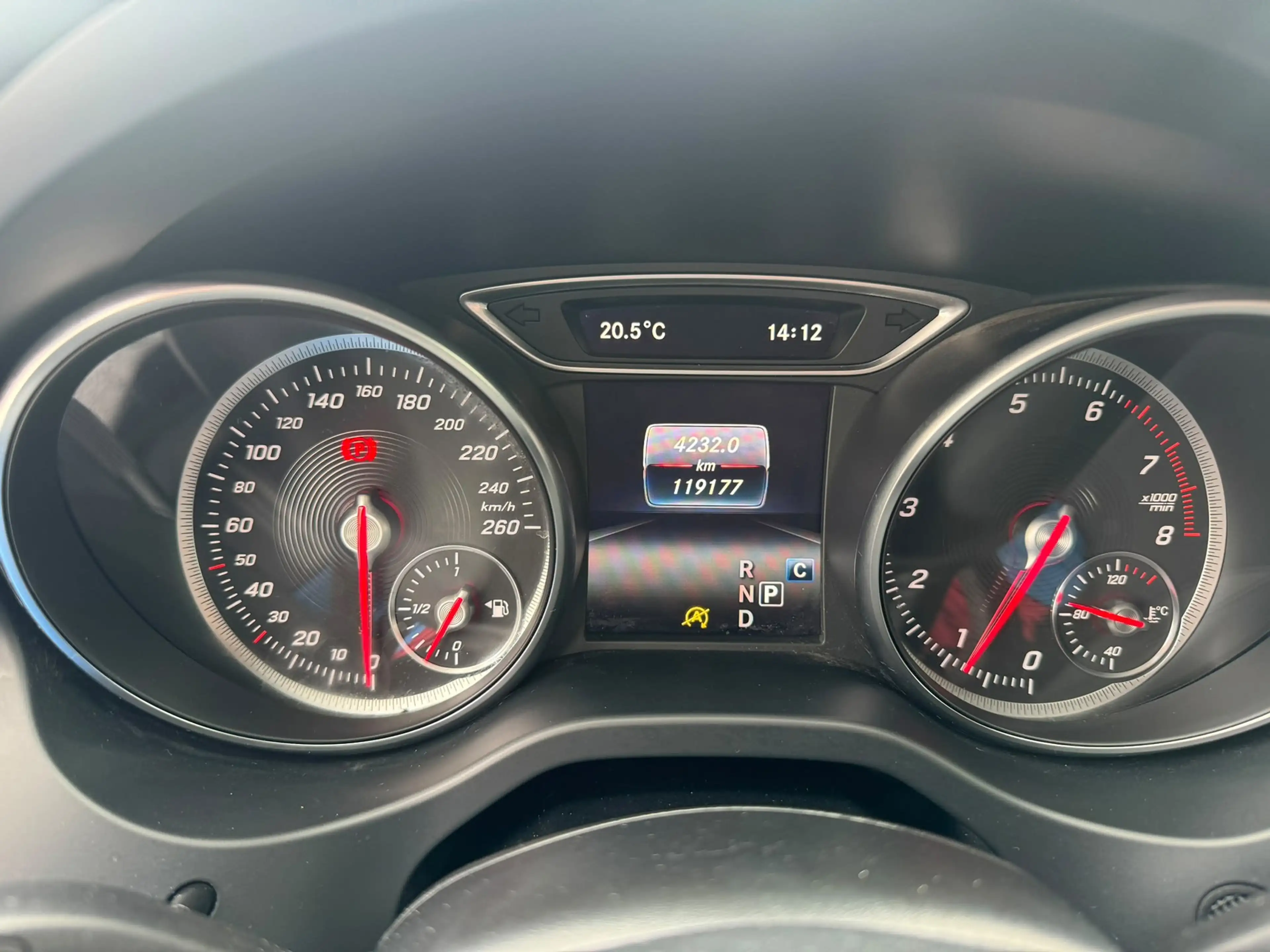 Mercedes-Benz GLA 250 Premium afn. trekhaak 12 maanden autotrust garanti — photo 2