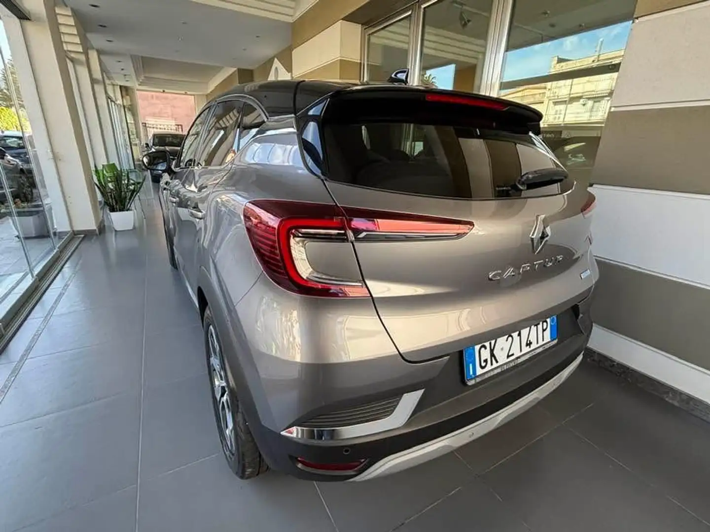 Renault Captur 1.6 E-Tech hybrid Techno Fast Track 145cv auto - 2