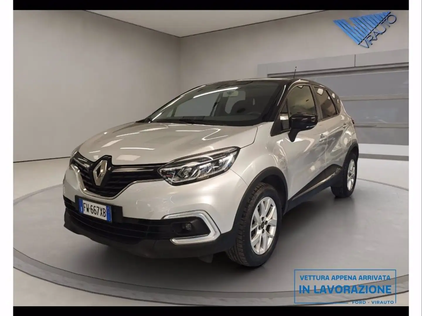 Renault Captur 0.9 tce Sport Edition Šedá - 1