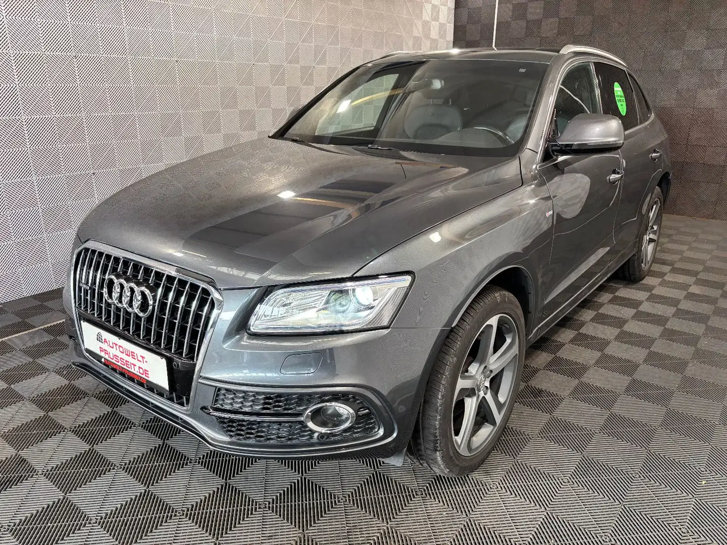 Audi Q5 2.0 TDI QU*S-LINE*ACC-AHK-PANO-NAVI-KLMA-SPUR Grau - 2