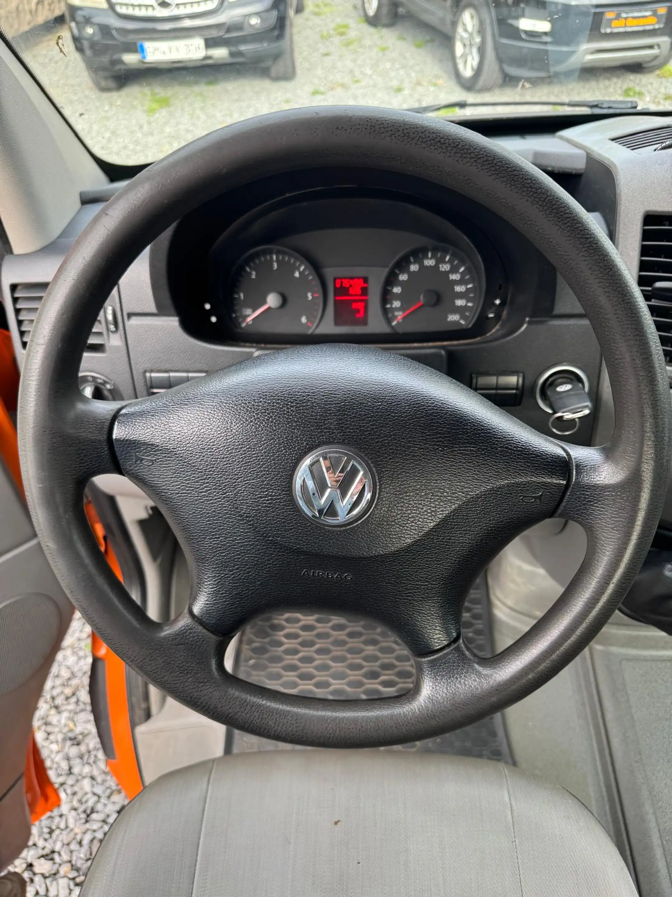 Volkswagen Crafter 35 L2 mittel Doppelkabine — photo 9