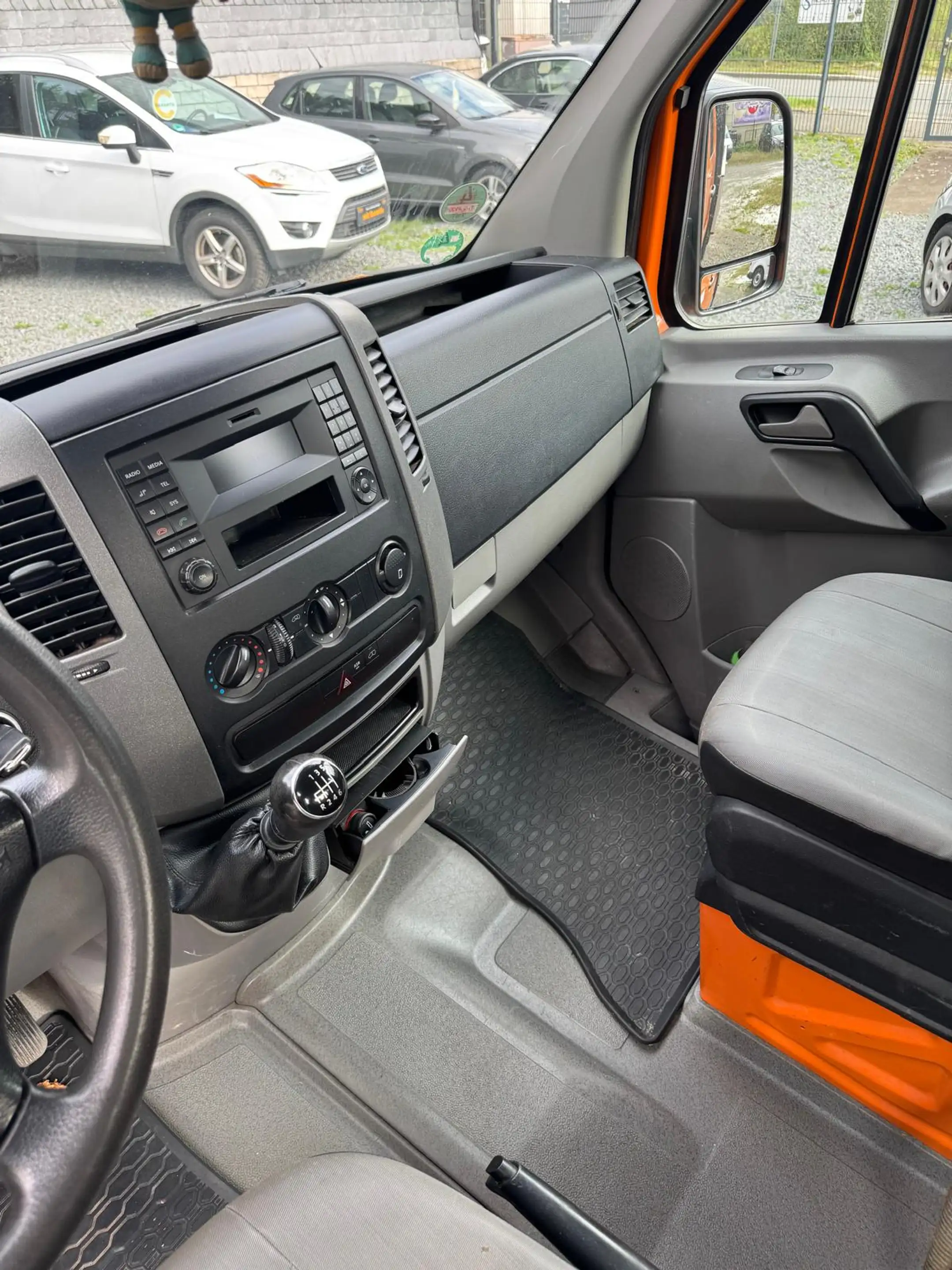 Volkswagen Crafter 35 L2 mittel Doppelkabine — photo 11