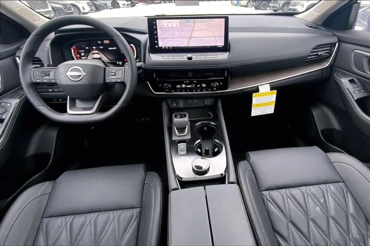 Nissan Rogue снимка Nissan Rogue