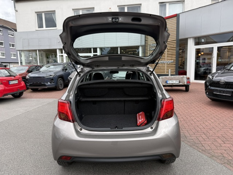Toyota Yaris Comfort Hybrid — photo 4