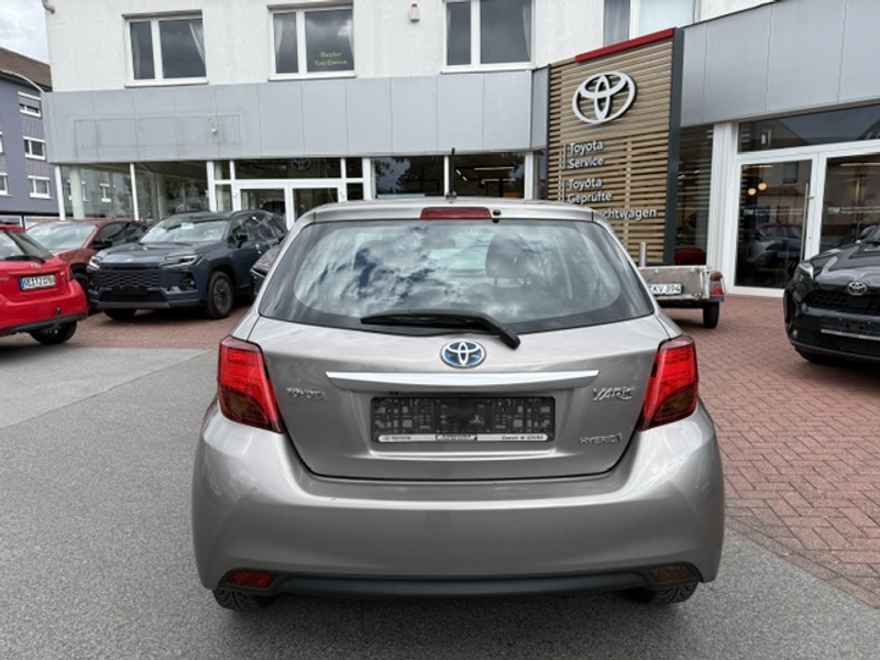 Toyota Yaris Comfort Hybrid — photo 3