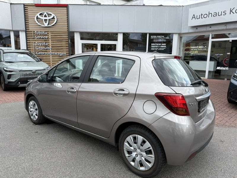 Toyota Yaris Comfort Hybrid — photo 8