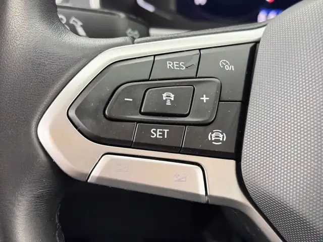 Volkswagen T-Roc view 23