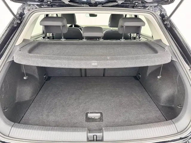 Volkswagen T-Roc view 13
