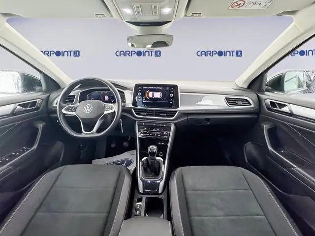Volkswagen T-Roc view 12