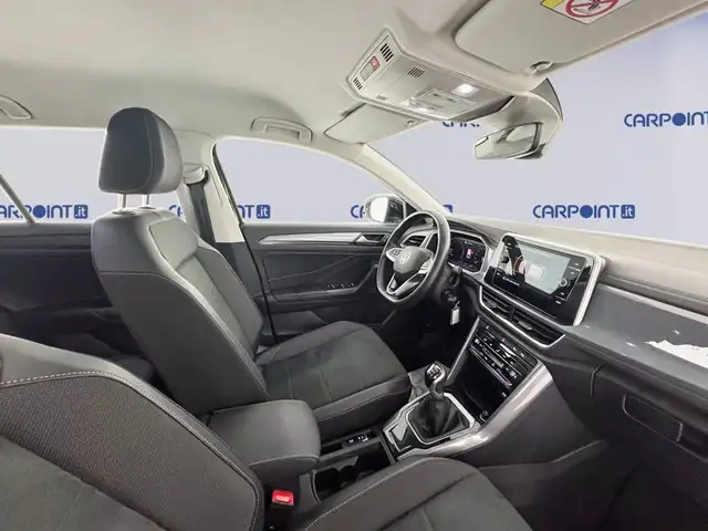 Volkswagen T-Roc view 8