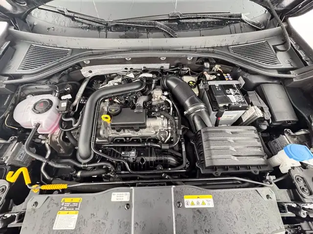 Volkswagen T-Roc view 14