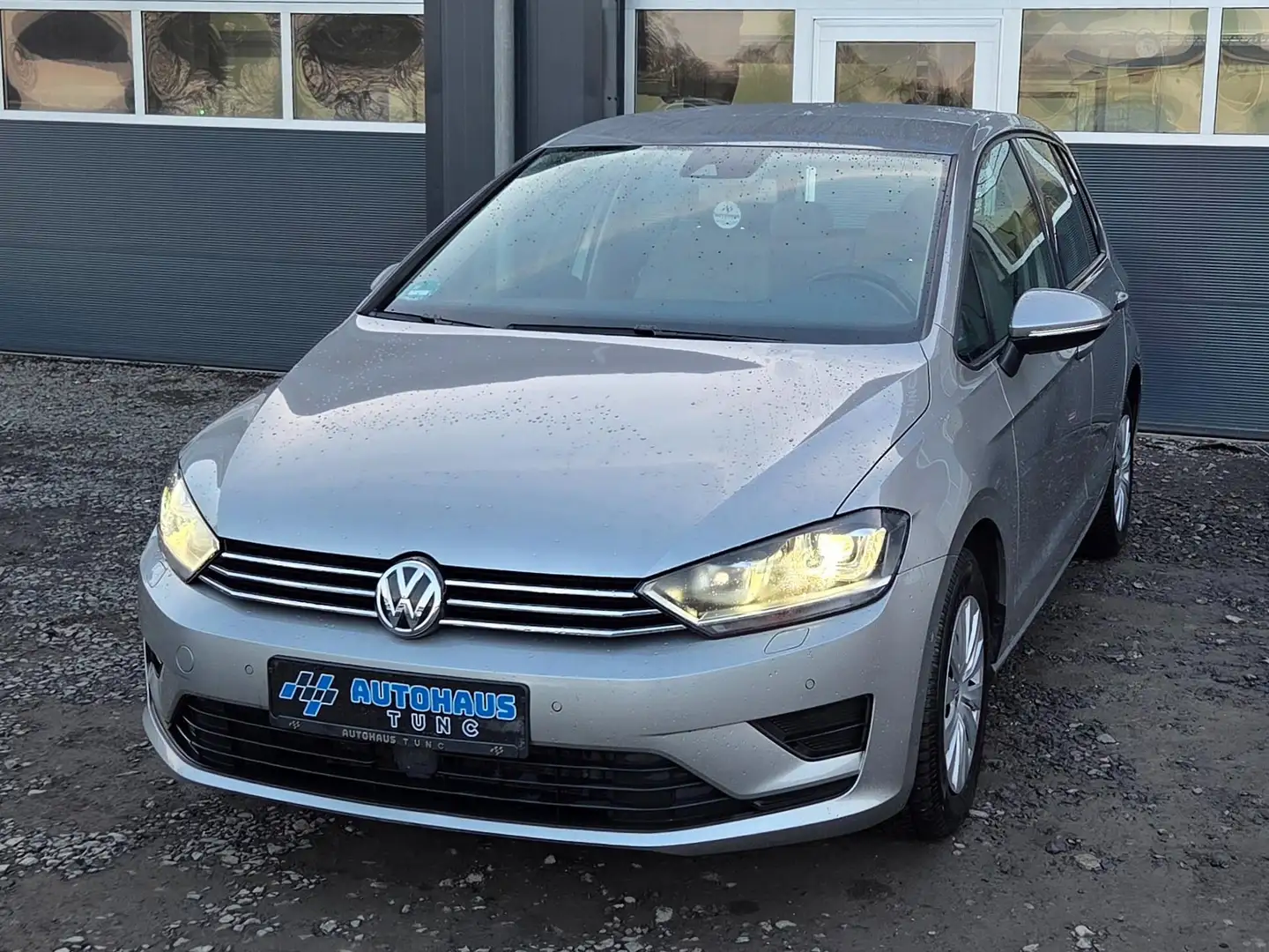 Volkswagen Golf Sportsvan ACC, Navi, Rückfahrkamera, AHK schwenkbar Grau - 1