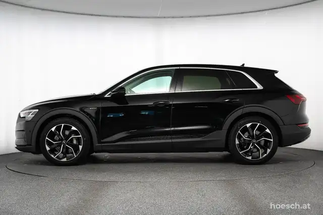 Audi E-Tron view 3