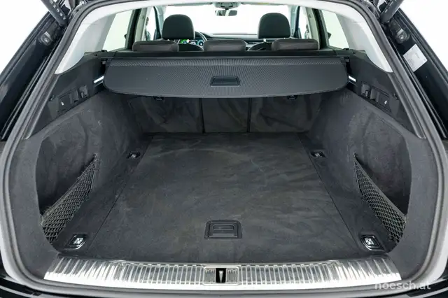 Audi E-Tron view 8