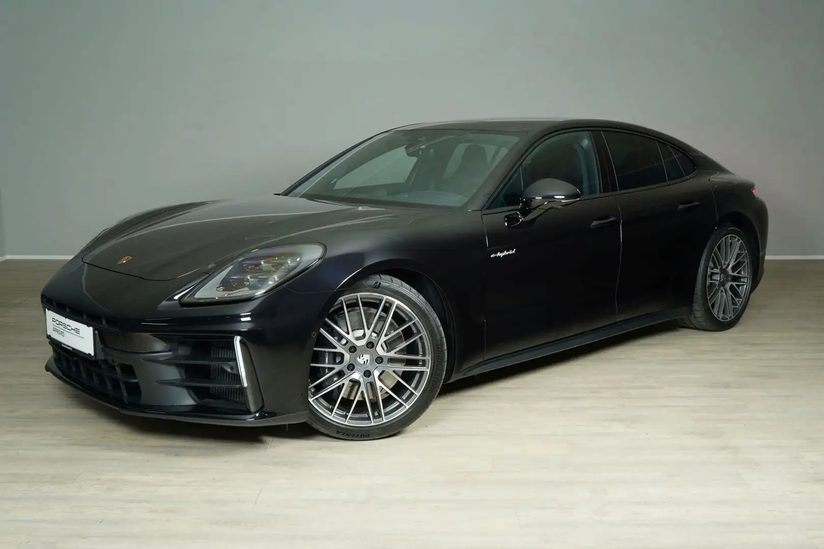 Porsche Panamera 4 E-Hybrid Schwarz - 1
