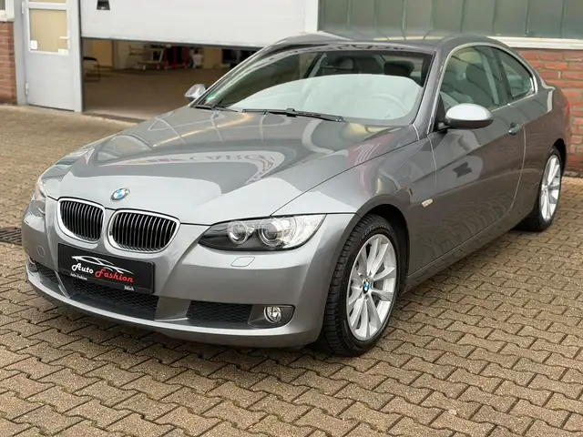BMW 325 i Coupe Autoamtik e92 1.HAND NUR 45000KM