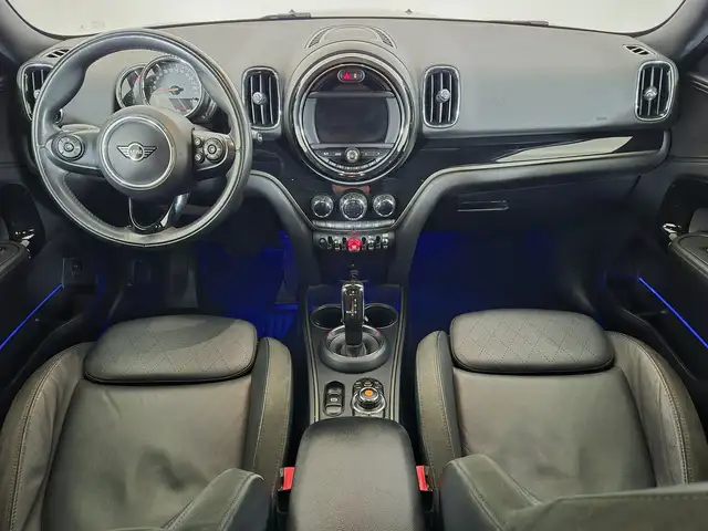 Mini Cooper Cooper view 9