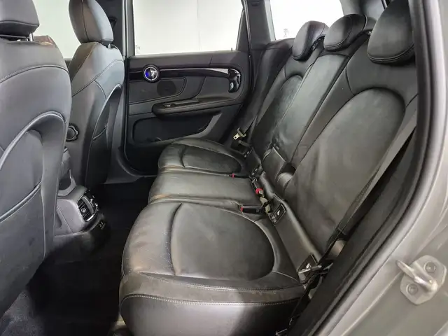 Mini Cooper Cooper view 8