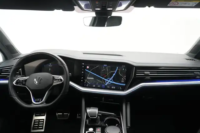 Volkswagen Touareg view 15