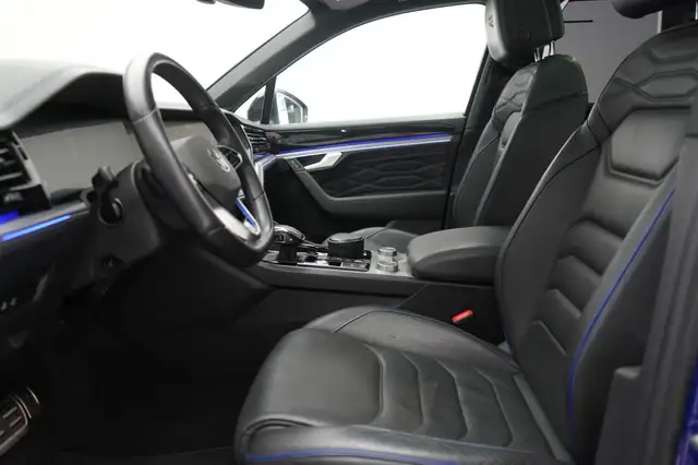 Volkswagen Touareg view 10