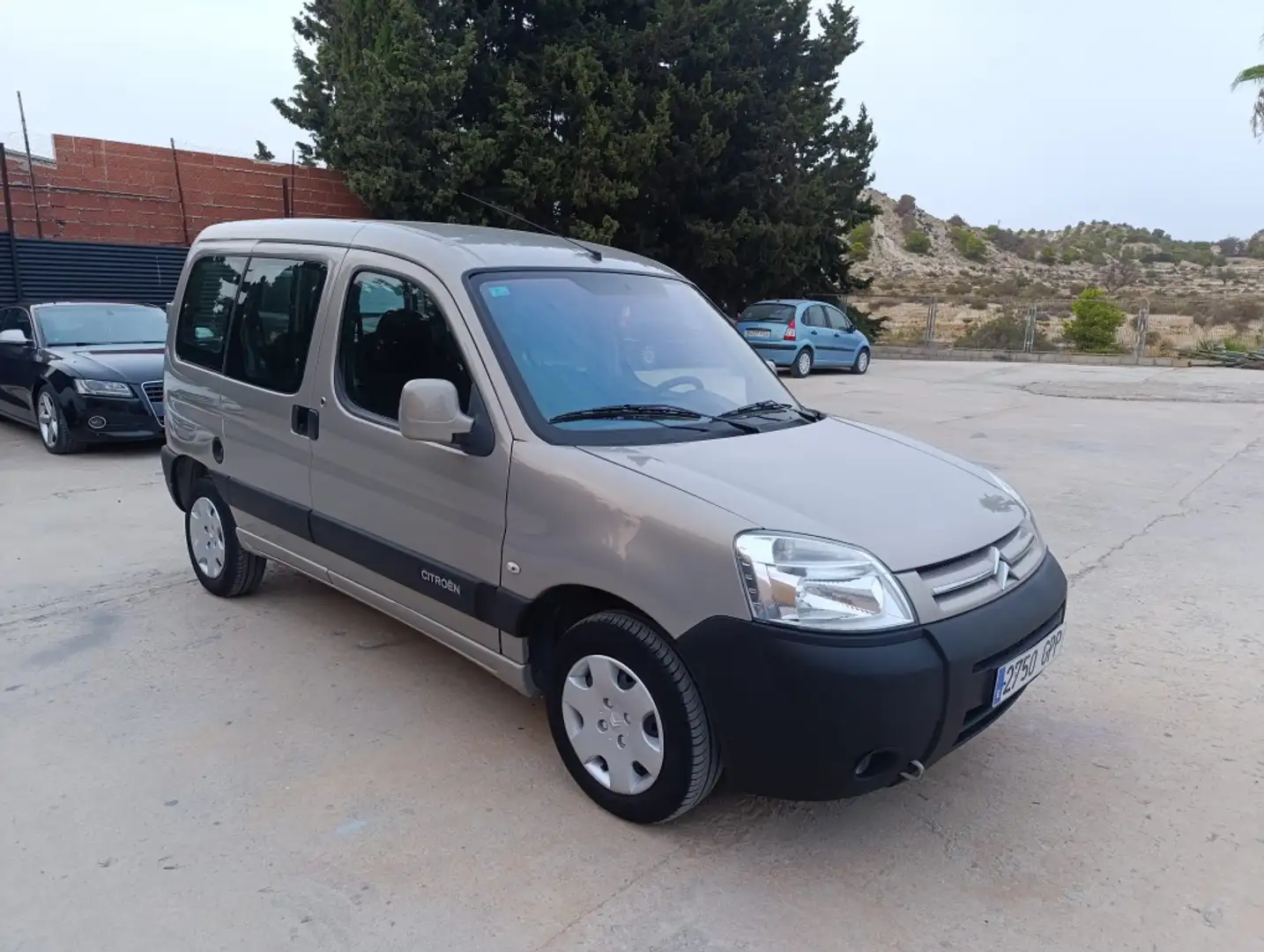 Citroen Berlingo First Combi 1.4i X Bruin - 2