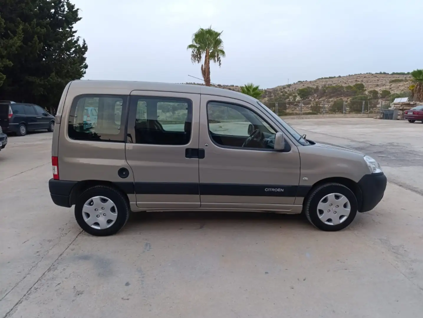 Citroen Berlingo First Combi 1.4i X Bruin - 1