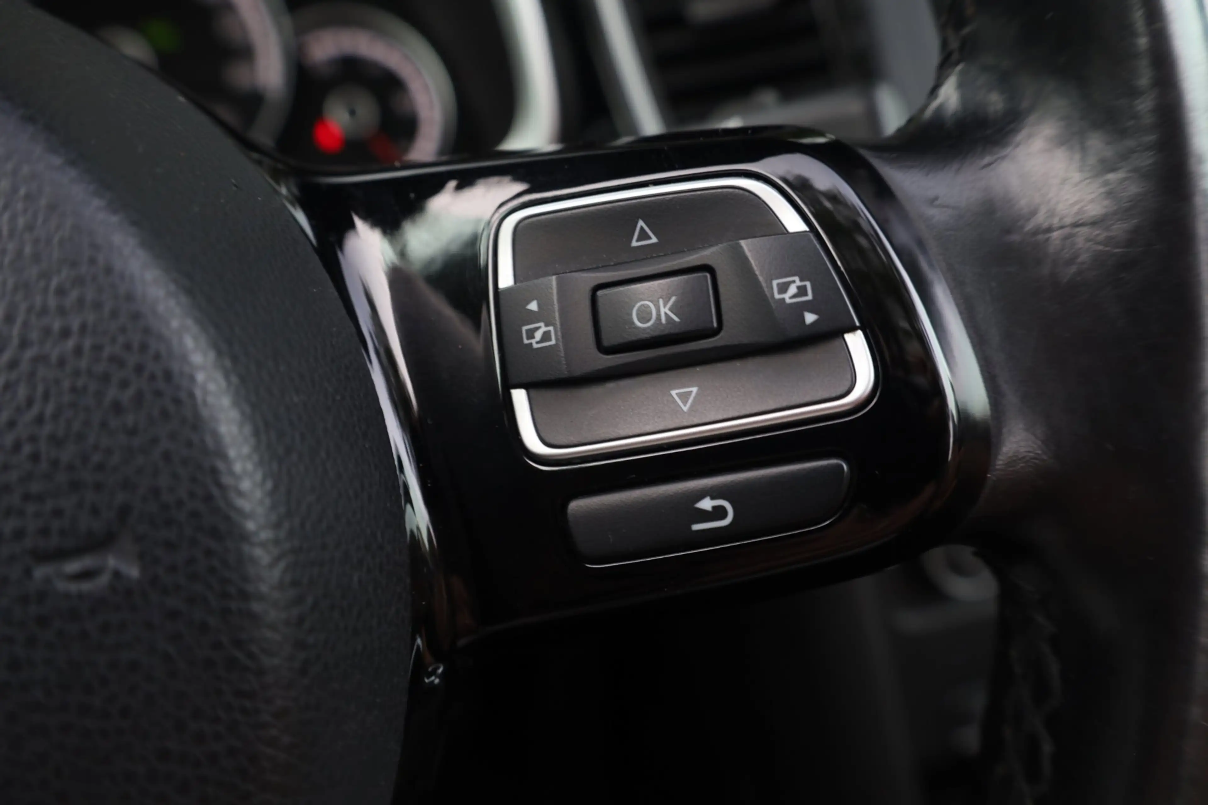 Volkswagen Beetle Cabriolet 1.4 TSI Sport BlueMotion DSG. | Xenon/Le — photo 21