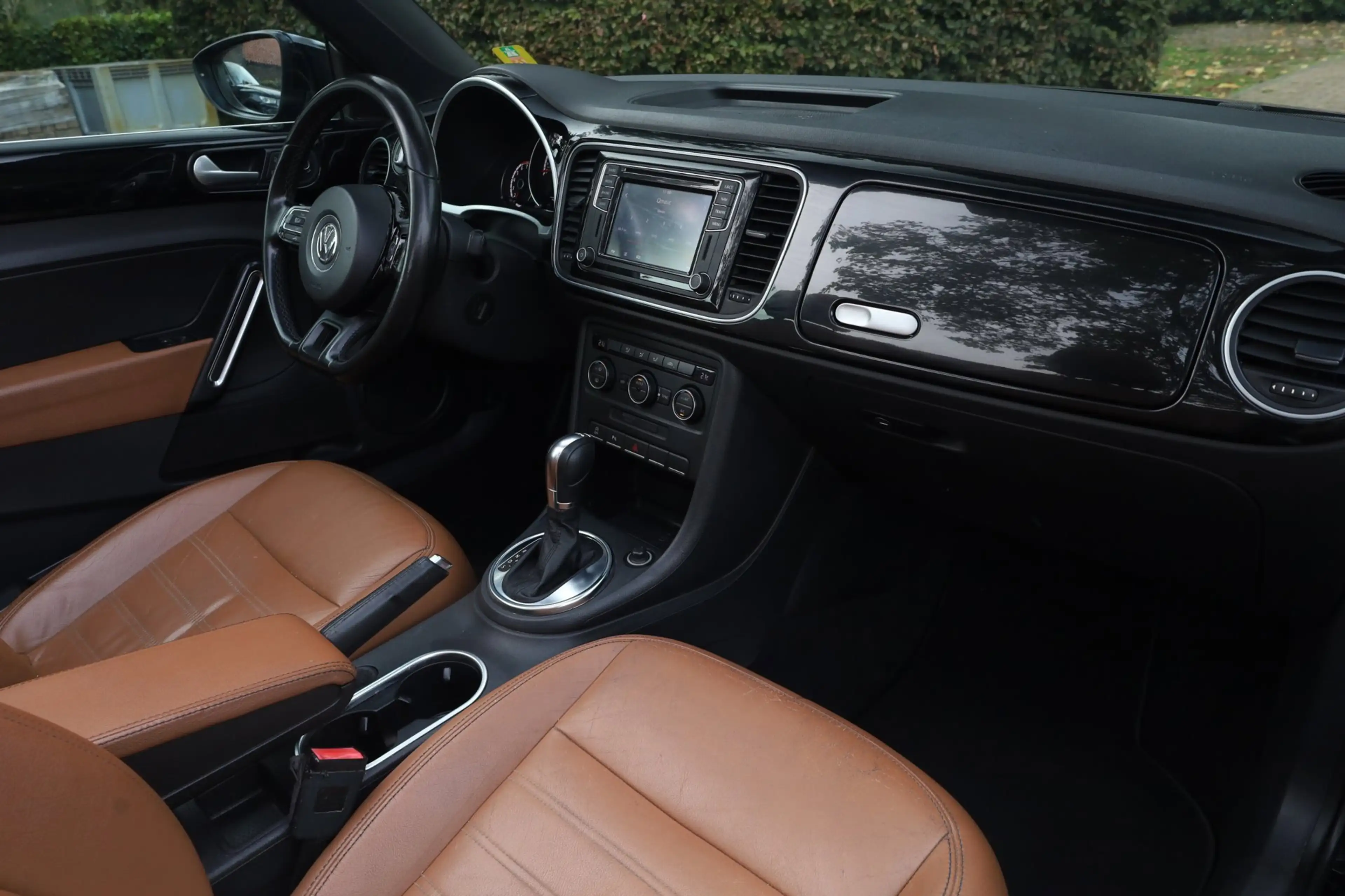 Volkswagen Beetle Cabriolet 1.4 TSI Sport BlueMotion DSG. | Xenon/Le — photo 30