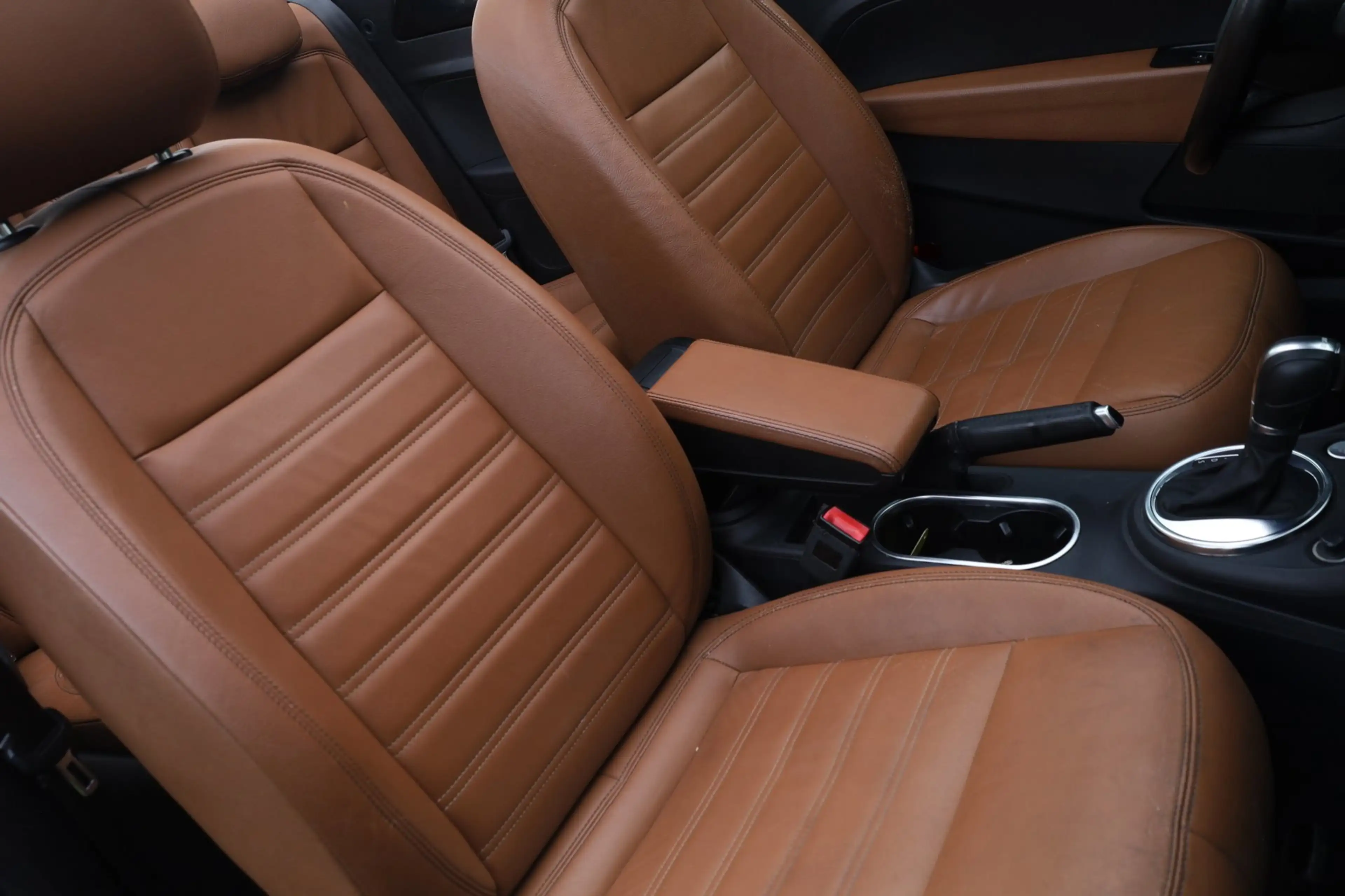 Volkswagen Beetle Cabriolet 1.4 TSI Sport BlueMotion DSG. | Xenon/Le — photo 31