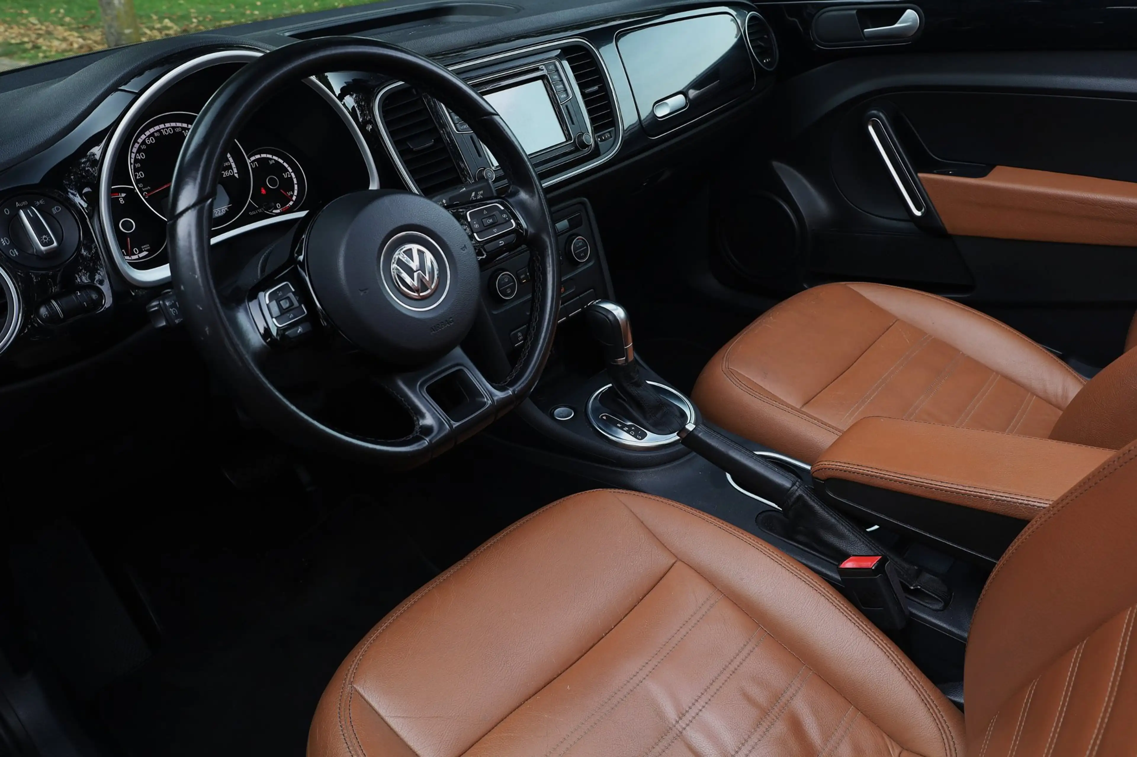 Volkswagen Beetle Cabriolet 1.4 TSI Sport BlueMotion DSG. | Xenon/Le — photo 2