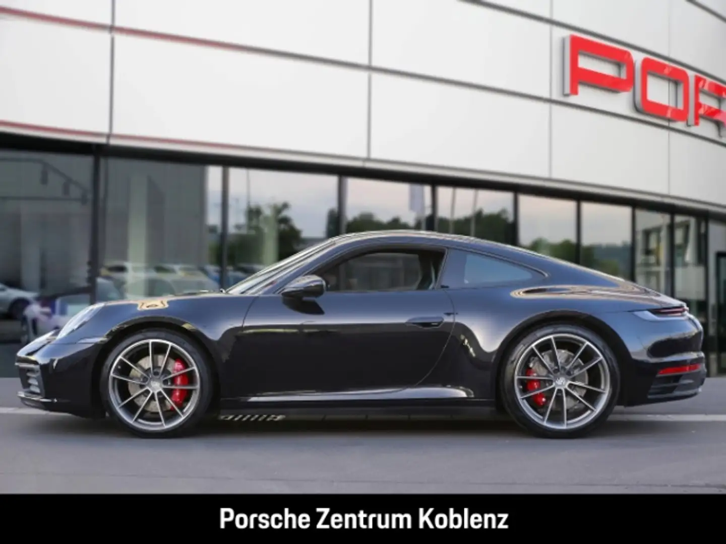 Porsche 992 (911) Carrera S Schwarz - 2