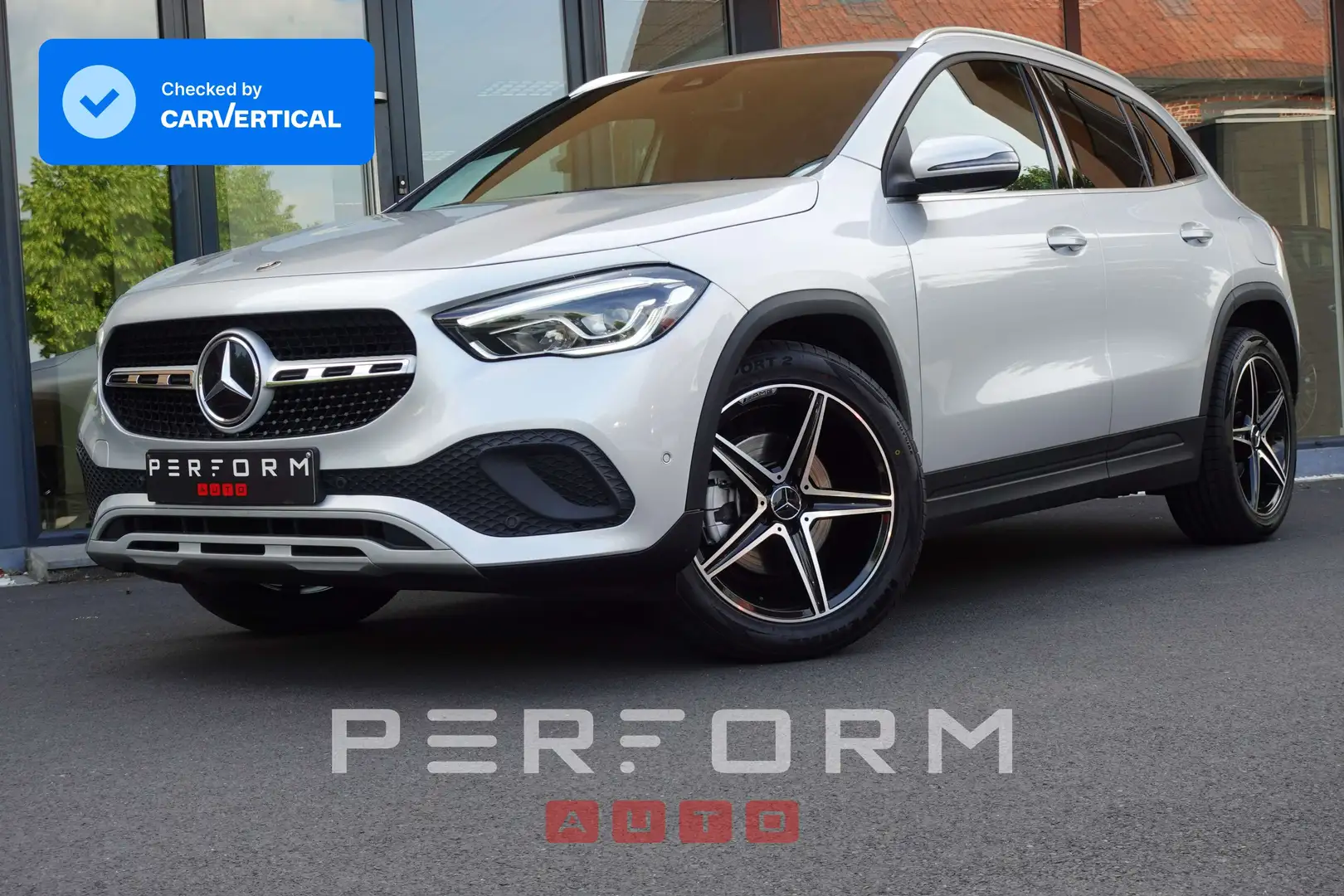 Mercedes-Benz GLA 200 i *AUTOMAAT*CAM*FULL SERVICE* + 1J GARANTIE Argent - 1