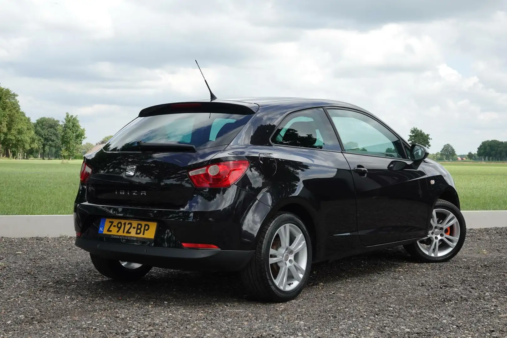 SEAT Ibiza 1.4 STOELVERWARMING PDC CLIMATE CRUISE ISOFIX Zwart - 2