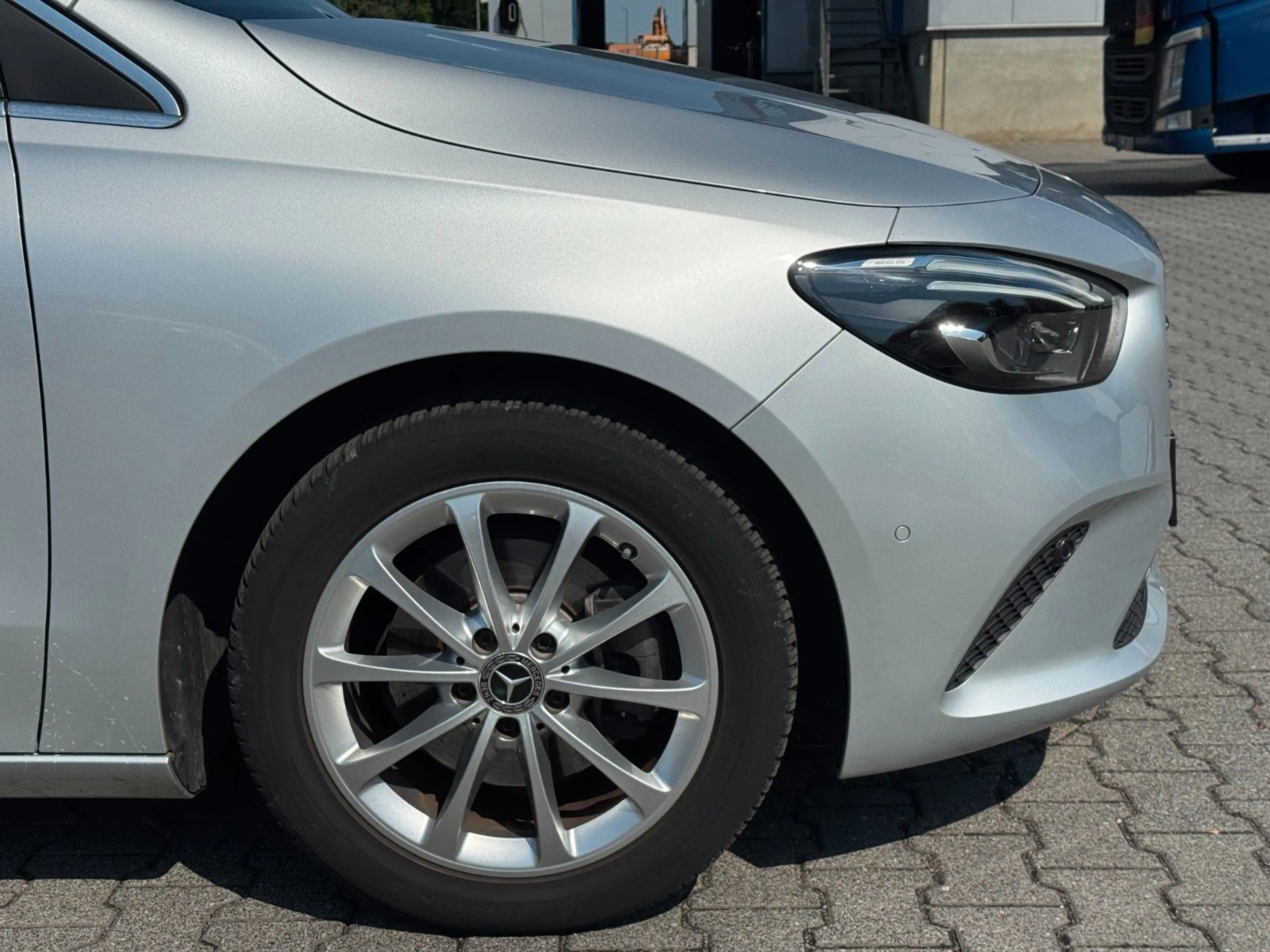 Mercedes-Benz B 200 Garantie *Pano *Keyless *Navi *LED *Kamera — photo 8