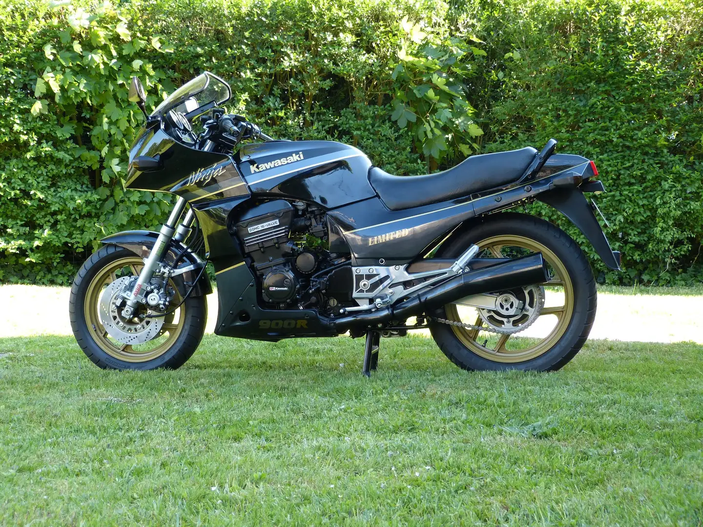 Kawasaki GPZ 900 R A6 1990 Ninja Noir - 1