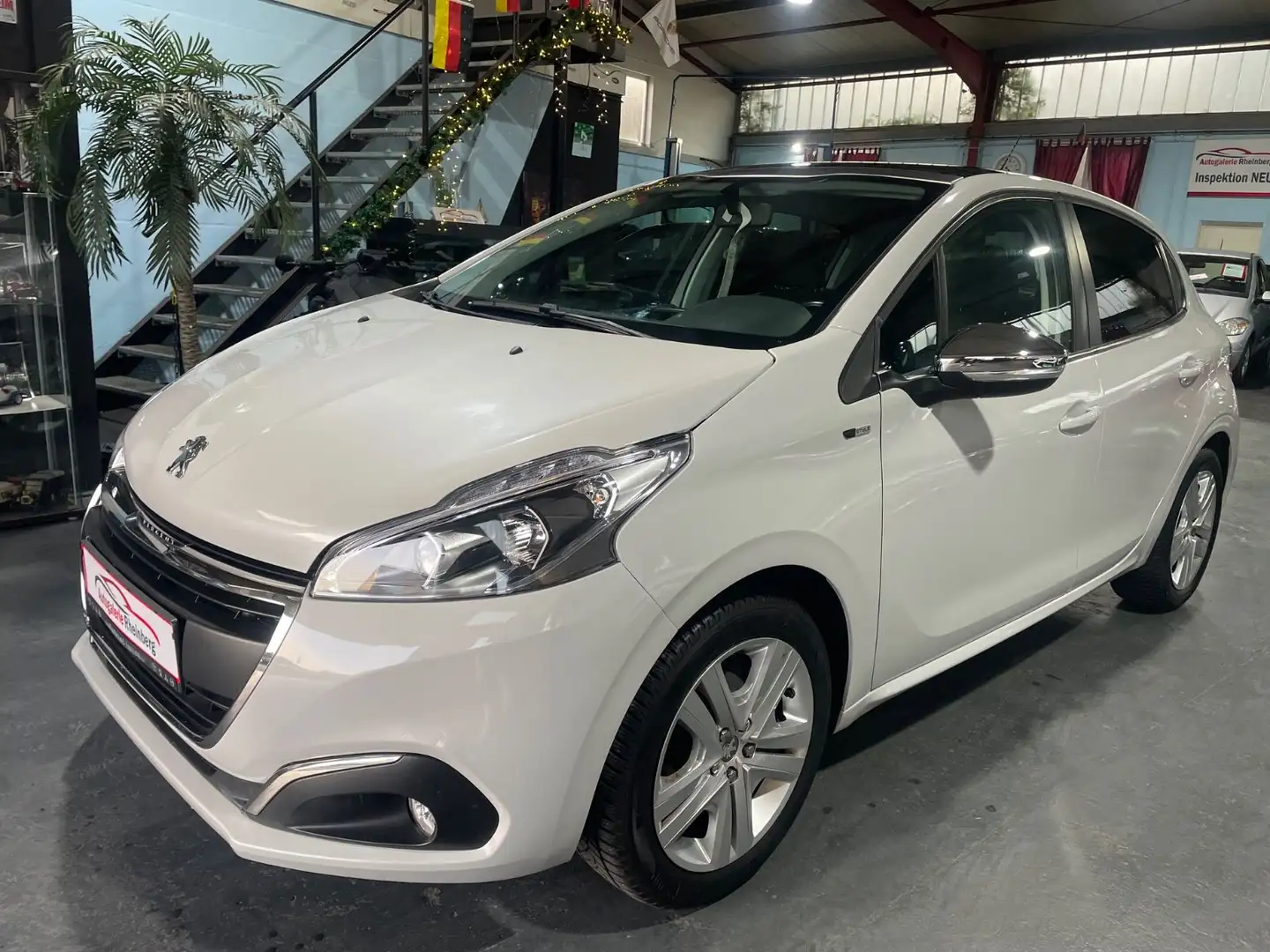 Peugeot 208 Style*KLIMA*NAVI*LED*PANORAMA*ALLWETTER*TÜV Weiß - 1