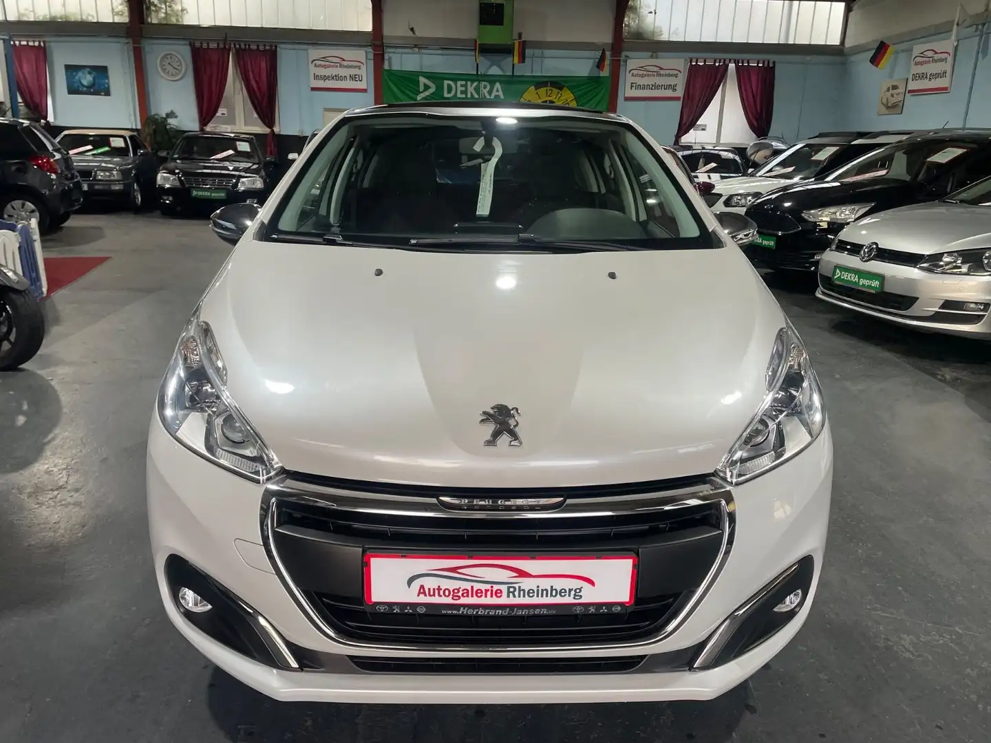 Peugeot 208 Style*KLIMA*NAVI*LED*PANORAMA*ALLWETTER*TÜV Weiß - 2