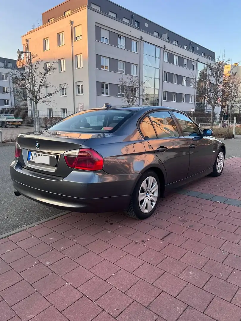 BMW 320 320td compact - 1