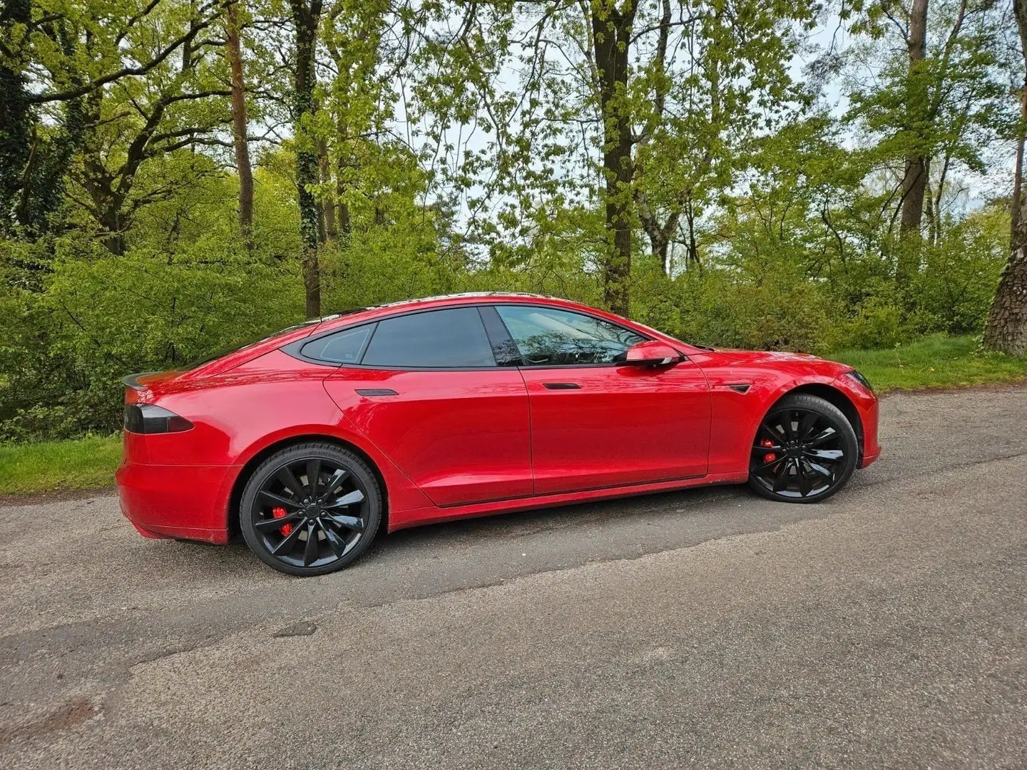 Tesla Model S 85 Performance (free charging, bijna nieuwe motor) Červená - 1