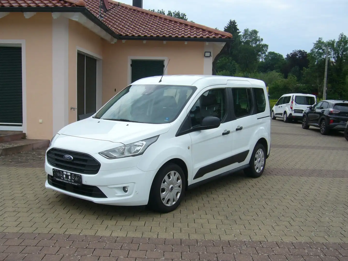 Ford Transit Connect 1,5 Trend 5-Sitze,SHZ,PDCTüv neu Weiß - 1