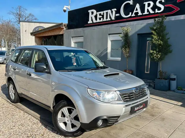 Subaru Forester Active 2.0/AHK/KLIMA/SHZ/MFL/TEMPOMAT/