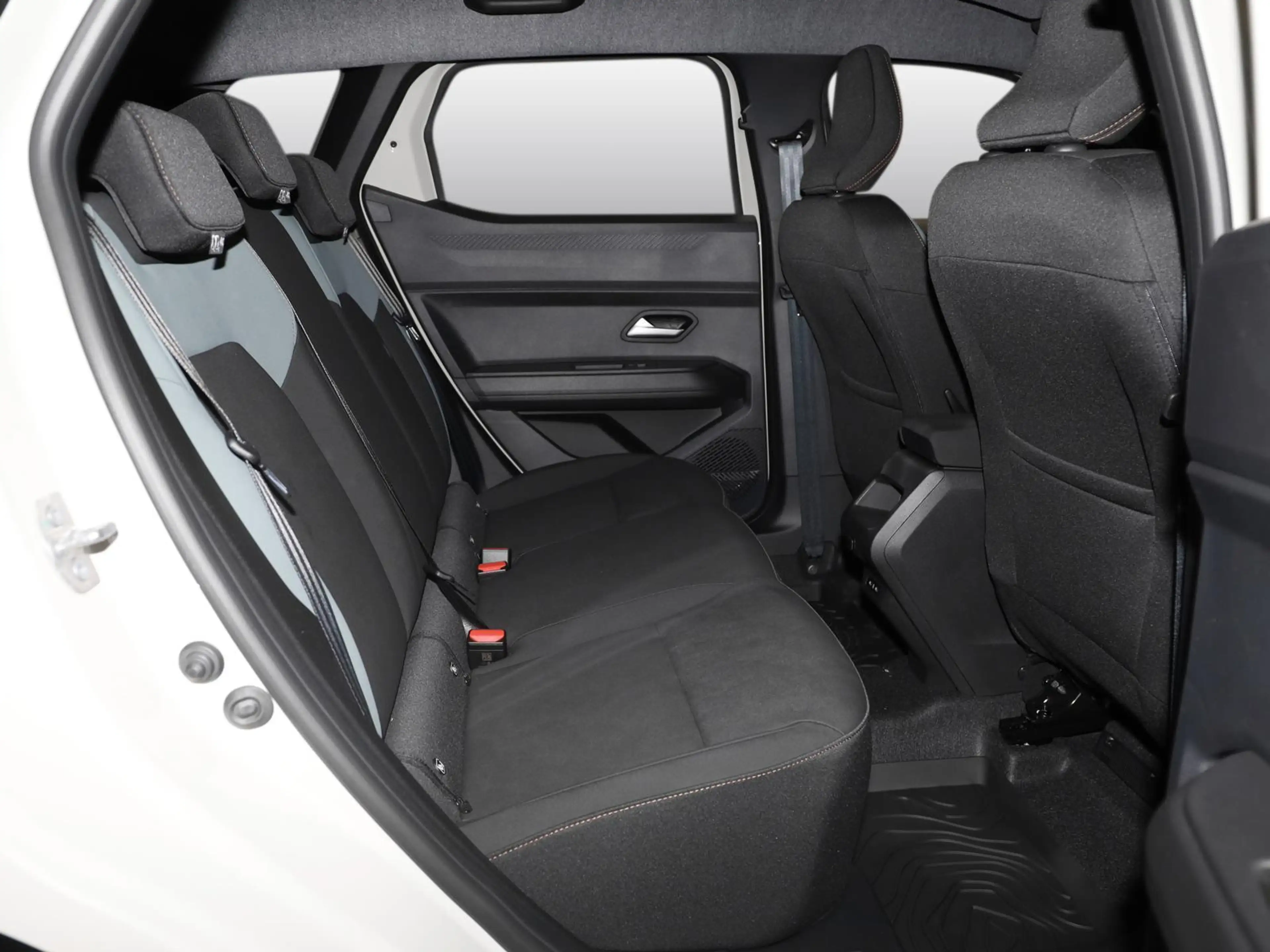 Dacia Duster Extreme hybrid-G 150 4x4 NAVI SHZ PDC LHZ — photo 4