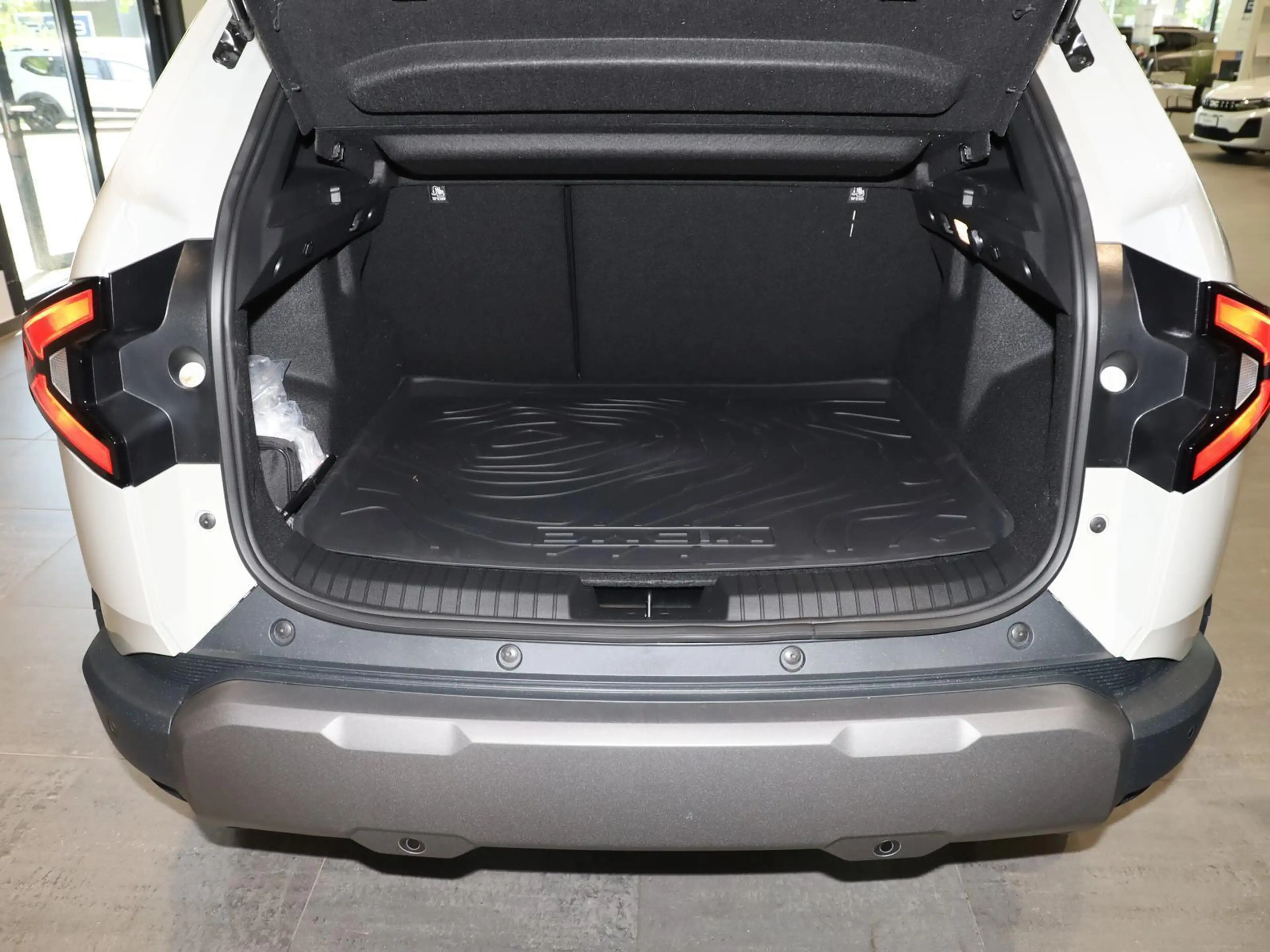 Dacia Duster Extreme hybrid-G 150 4x4 NAVI SHZ PDC LHZ — photo 11
