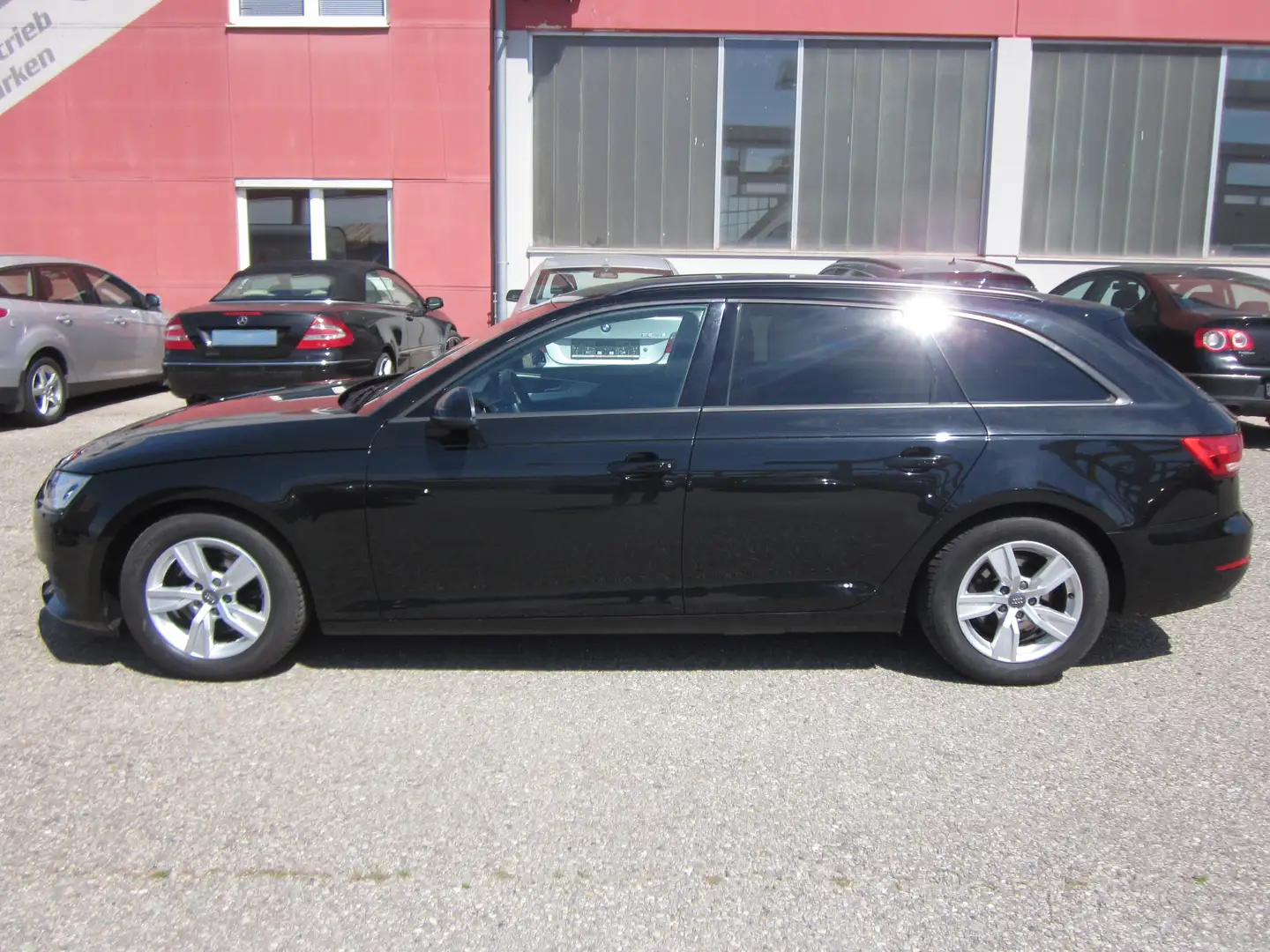 Audi A4 Avant 2,0 TDI Sport Zwart - 2
