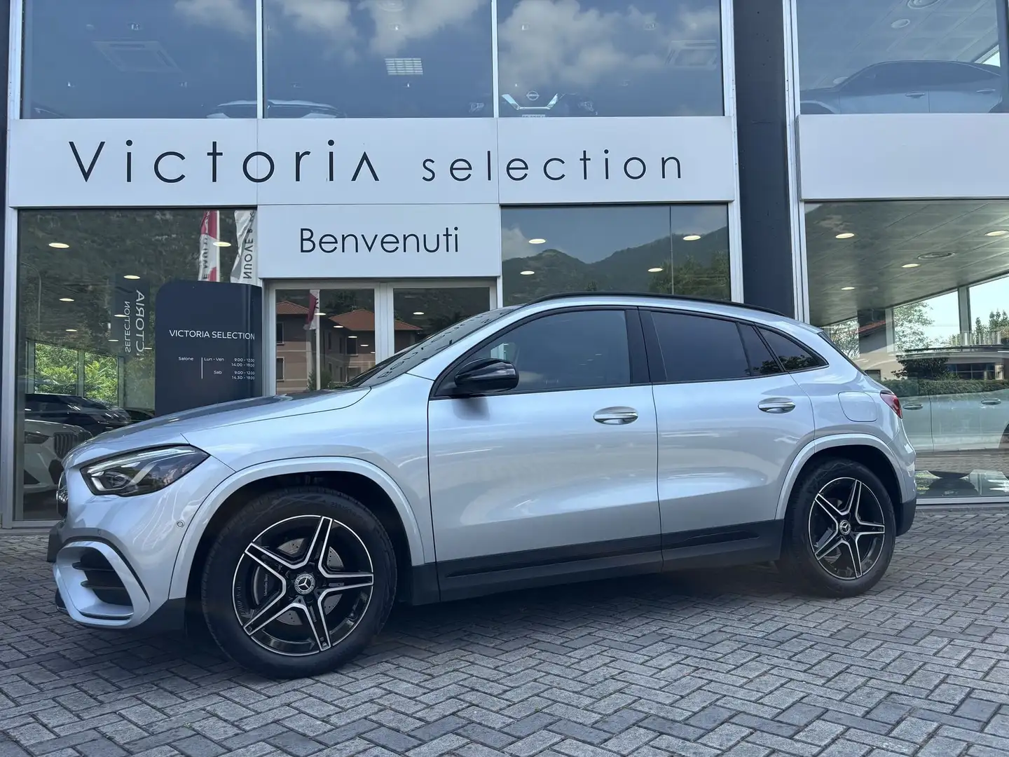 Mercedes-Benz GLA 200 GLA 200 D 4MATIC AMG LINE PREMIUM 150 CV PACK NIG Argent - 1