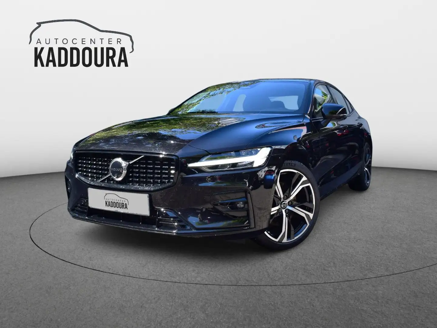 Volvo S60 B4PlusDark,Pano,360°K,STHZ,Voll-LED,BLIS+ACC Fekete - 1