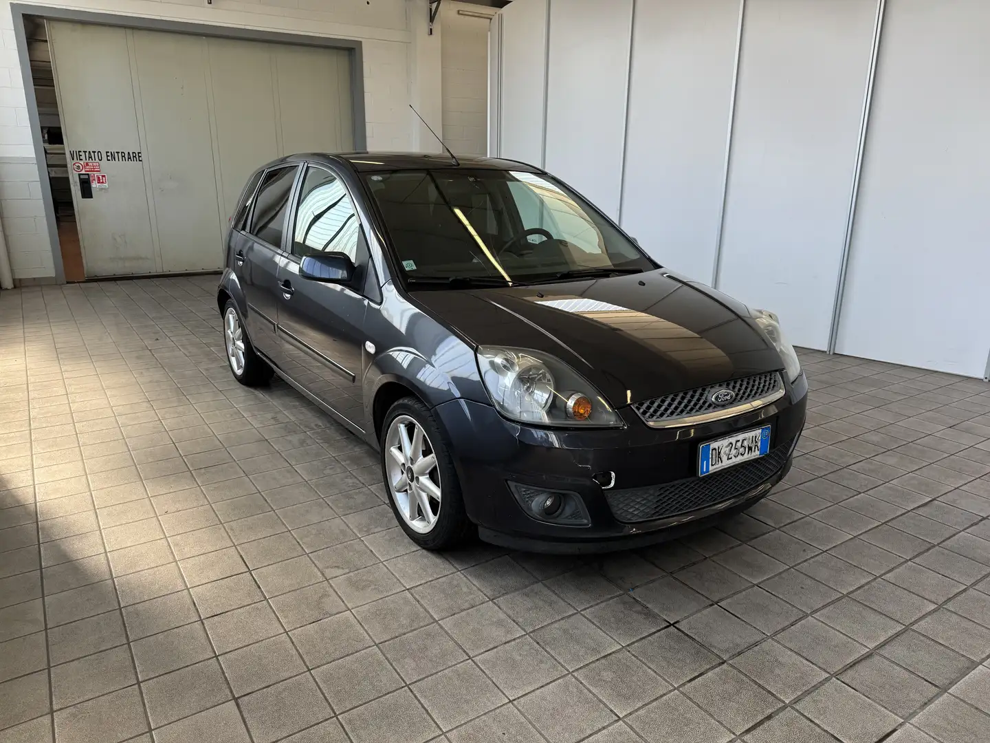Ford Fiesta 5p 1.2 16v Zetec - 1
