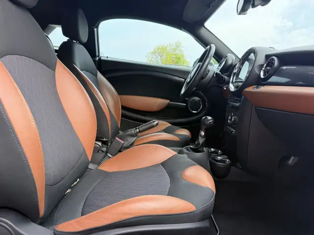 Mini Hatch view 11
