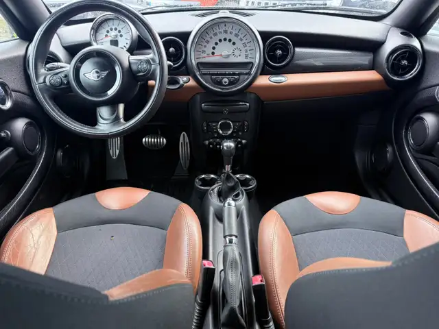 Mini Hatch view 7